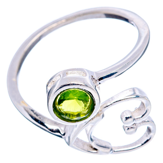925 sterling silver heart ring with round green peridot gemstone and prong setting
