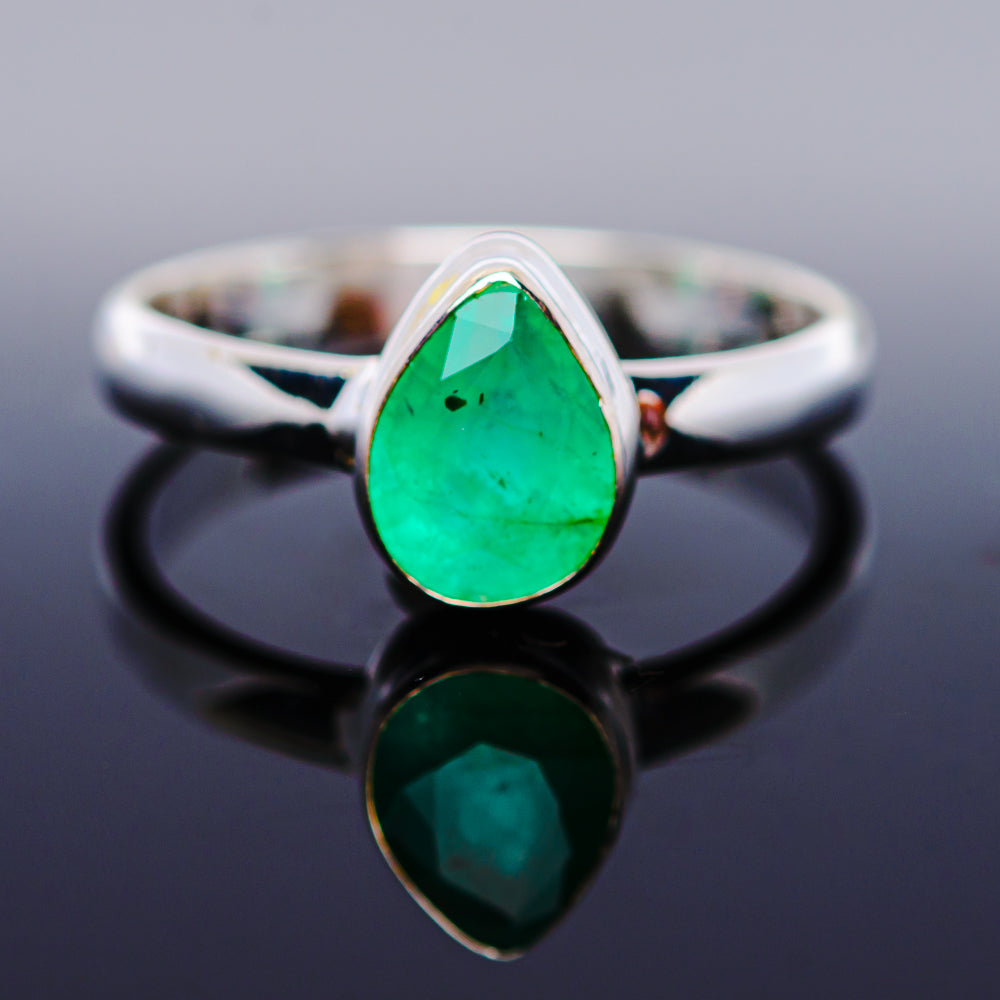 1ct Premium Zambian Emerald Ring Size 7 (.925 Sterling Silver)