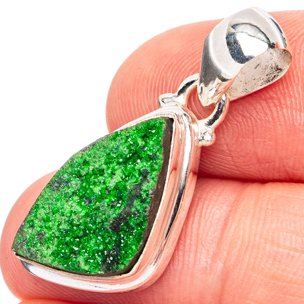925 sterling silver pendant with teardrop green uvarovite stone bezel