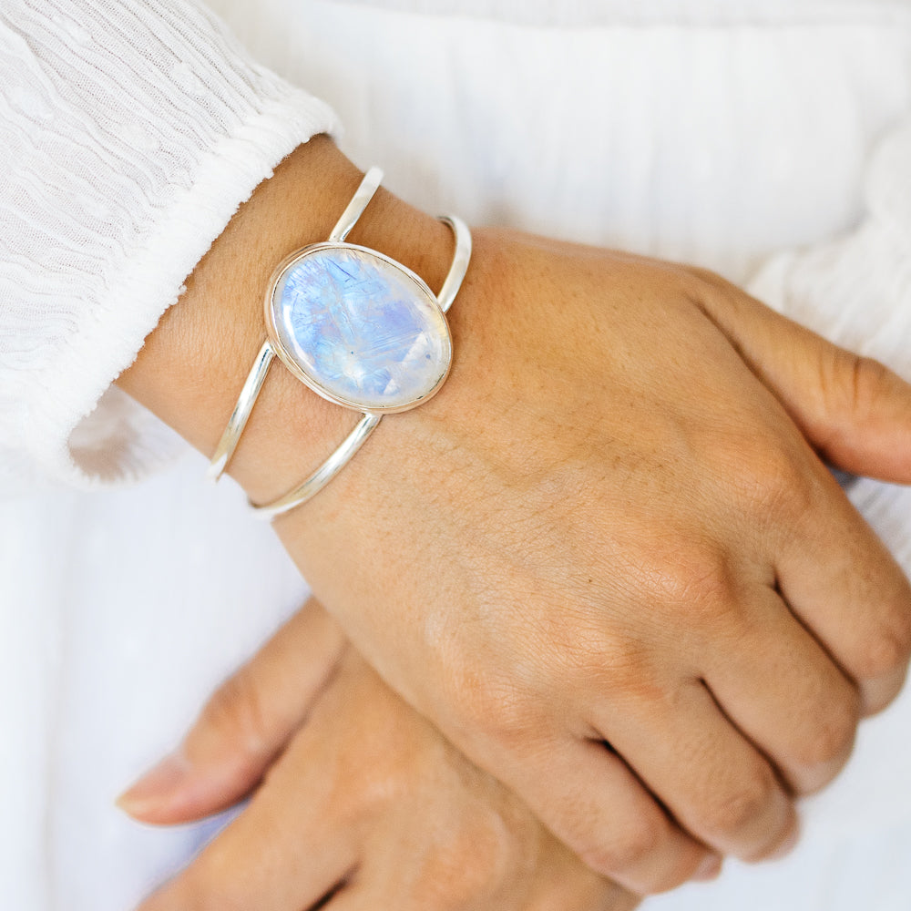 Rainbow Moonstone Cuff Bracelet (925 Sterling Silver) BR90253