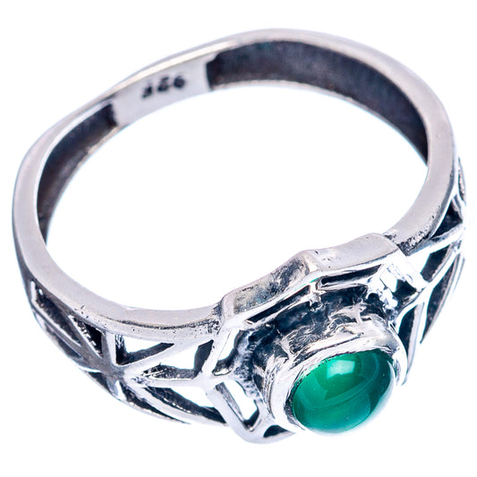 Green onyx dainty ring in .925 sterling silver, side view with lattice web band