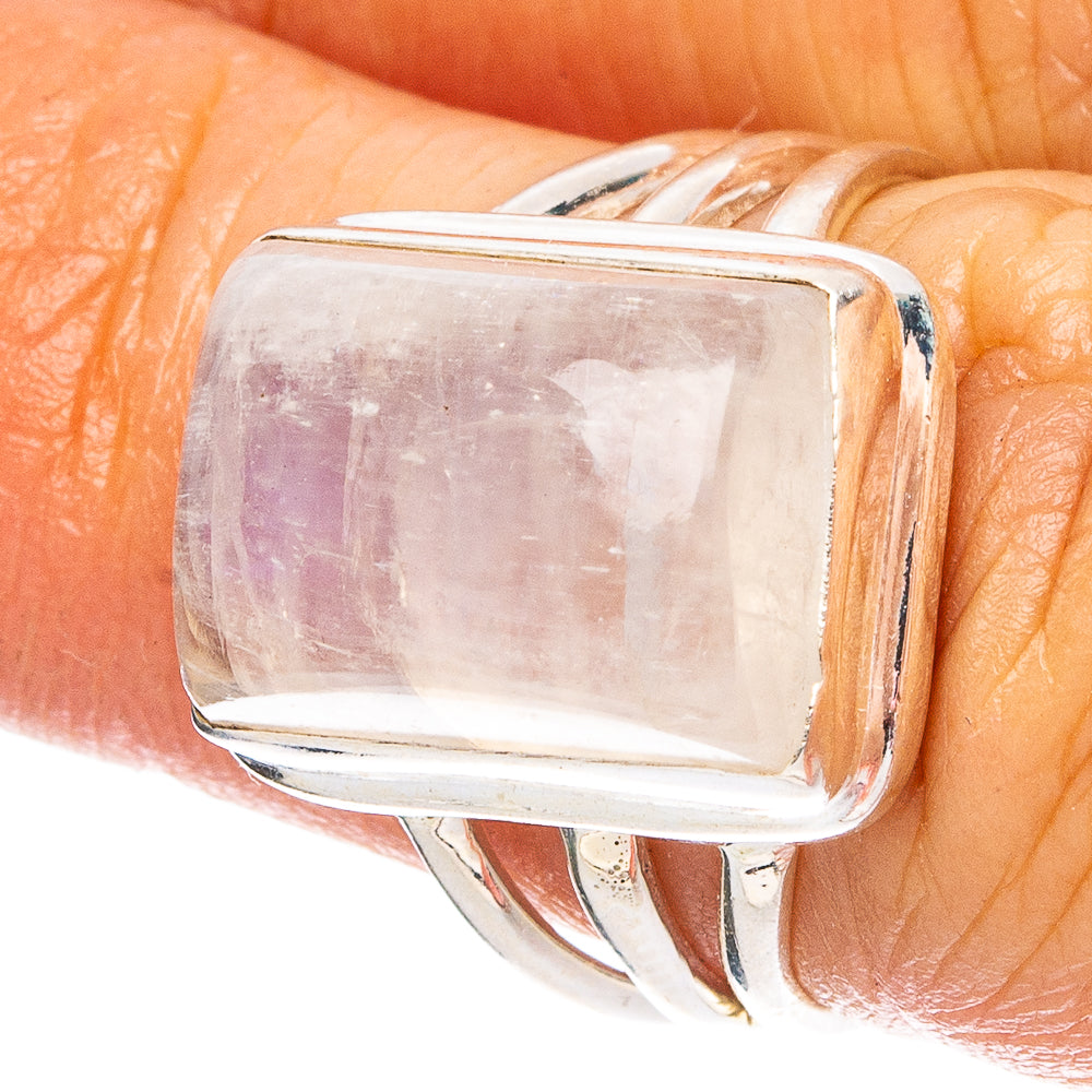 Rainbow Moonstone 925 Sterling Silver Ring Size 6 (925 Sterling Silver) R6338
