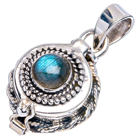 Labradorite poison pendant .925 sterling silver with round labradorite cabochon, scalloped halo