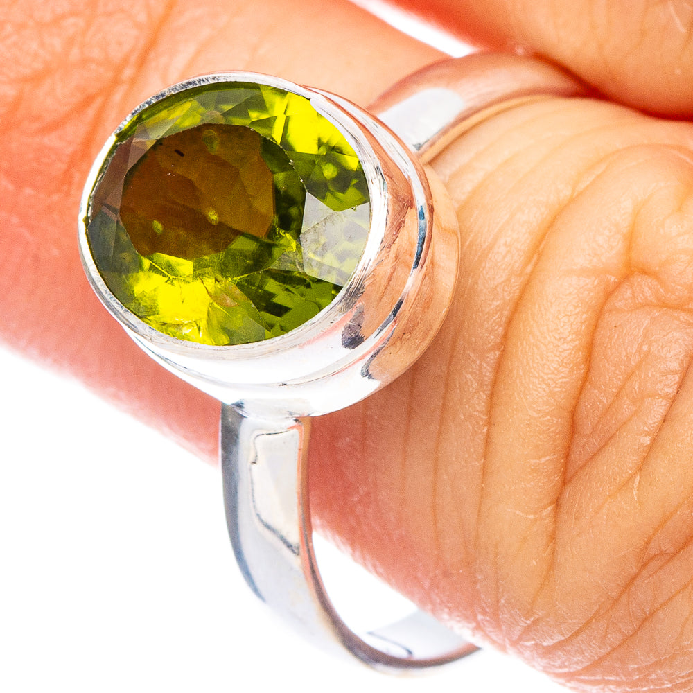Peridot Ring Size 8.5 (925 Sterling Silver) R7238
