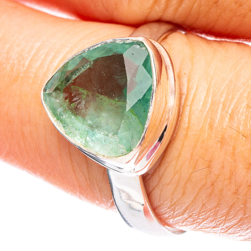Green fluorite teardrop ring in 925 sterling silver, polished metal band