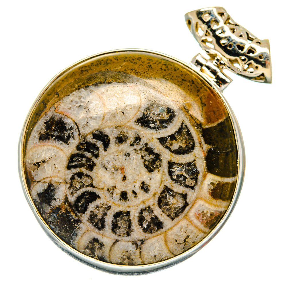 Ammonite fossil pendant in 925 sterling silver, round bezel with fossil pattern