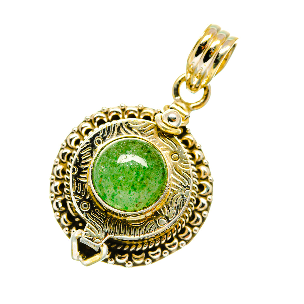 Green aventurine gemstone pendant with engraved filigree frame and round bezel