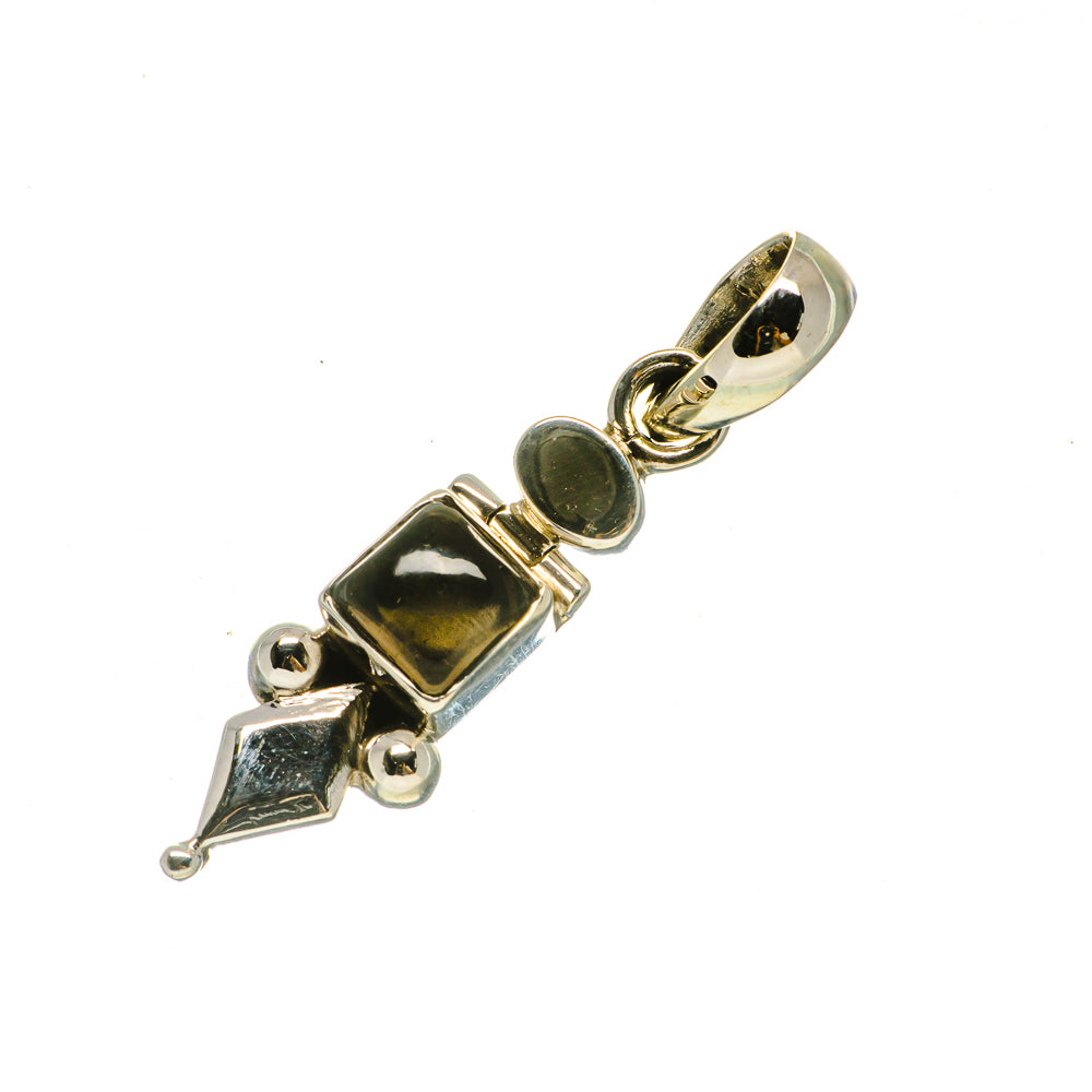 Labradorite pendant in 925 sterling silver with oval green stone and faceted drops