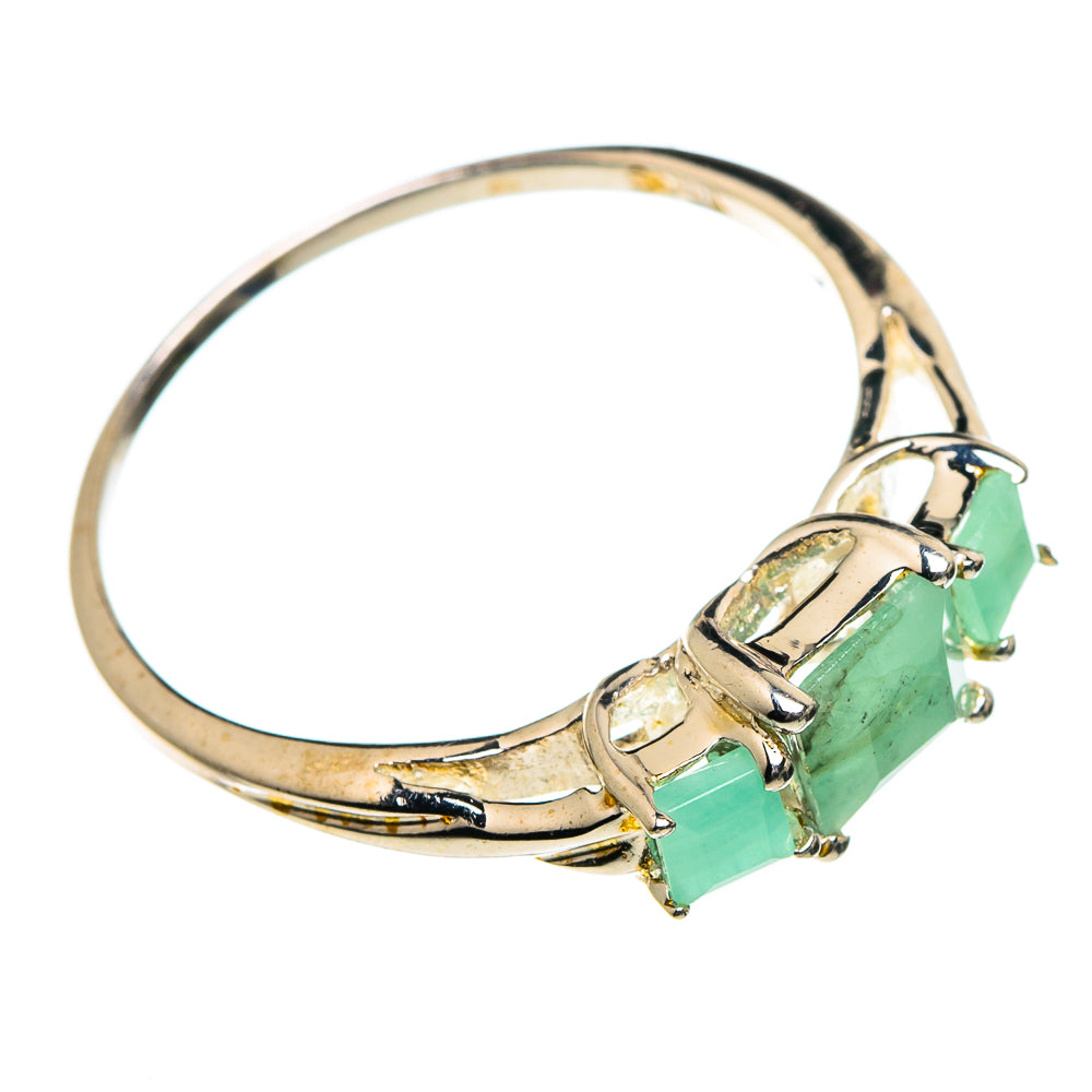 Sterling silver ring with emerald-green gemstone cluster and openwork setting