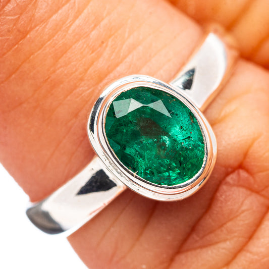 Sterling silver emerald ring, oval green stone with bezel, size 6 (.925), close-up