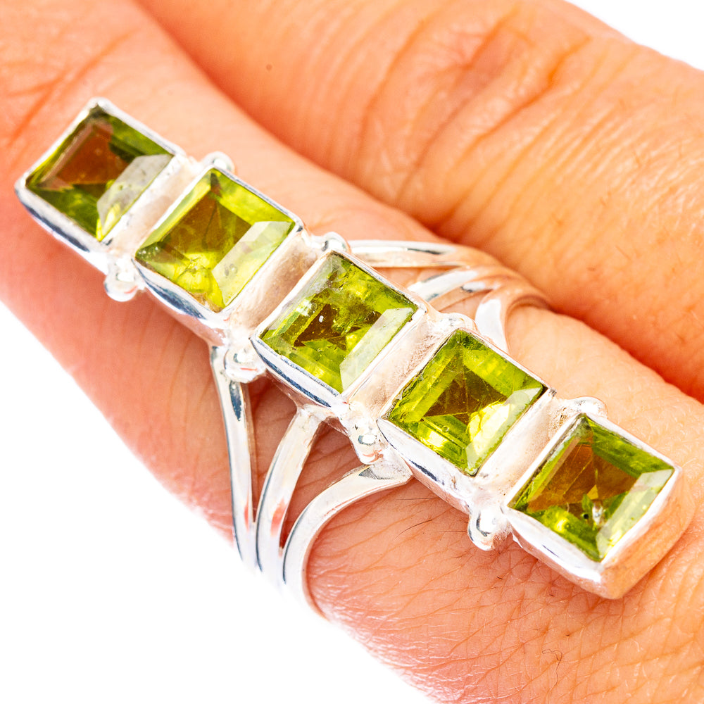 Peridot Ring Size 8 (925 Sterling Silver) R147009