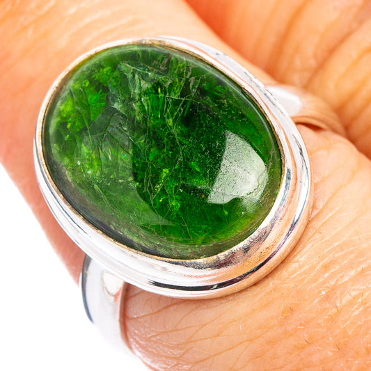 Chrome diopside ring in polished .925 sterling silver, round green gemstone bezel