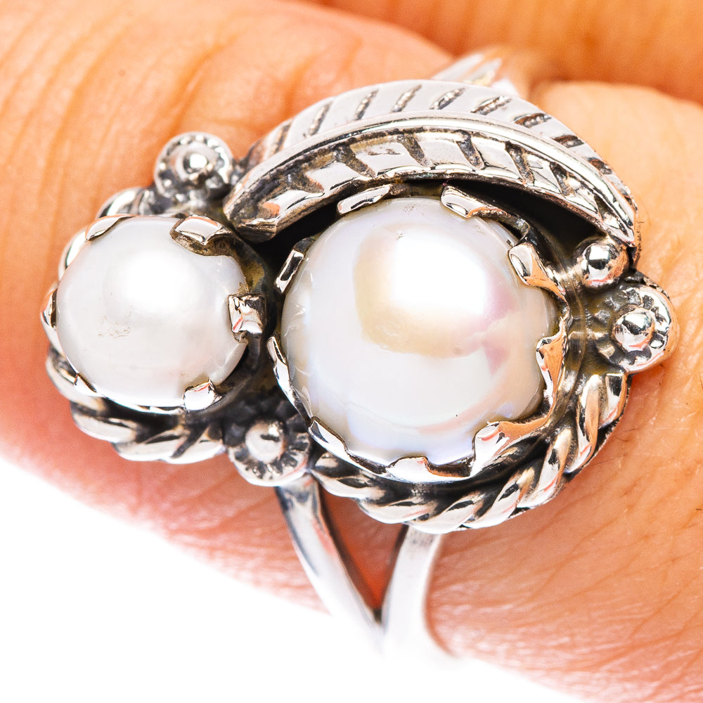 925 sterling silver ring with two white cultured pearls and detailed filigree bezel