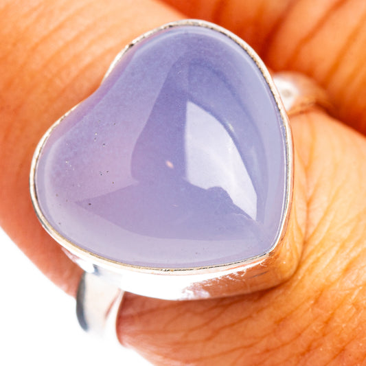 Lavender heart chalcedony ring in sterling silver, close-up front view