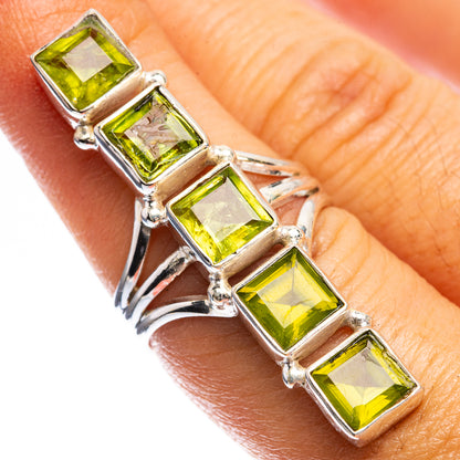Large Peridot Ring Size 7 (925 Sterling Silver) R142495
