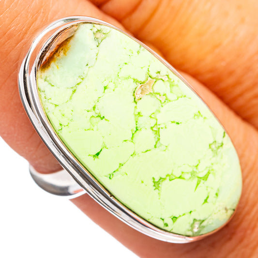 Sterling silver chrysoprase ring, size 7.75, oval lemon-green cabochon close-up