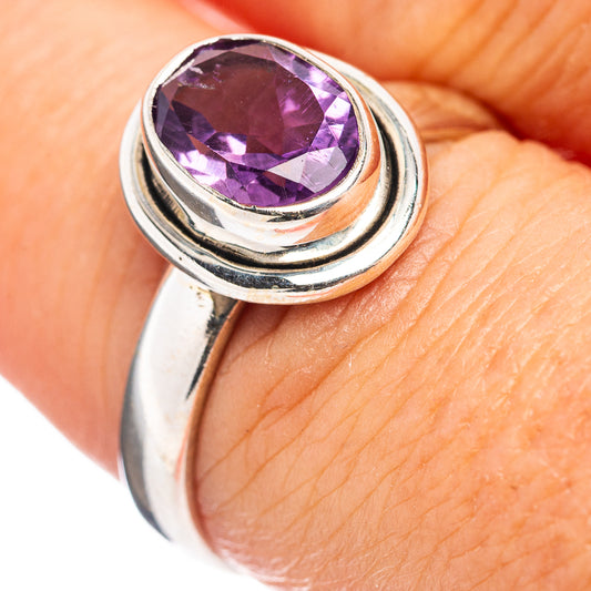 Sterling silver amethyst ring with purple gemstone top, size 7.5