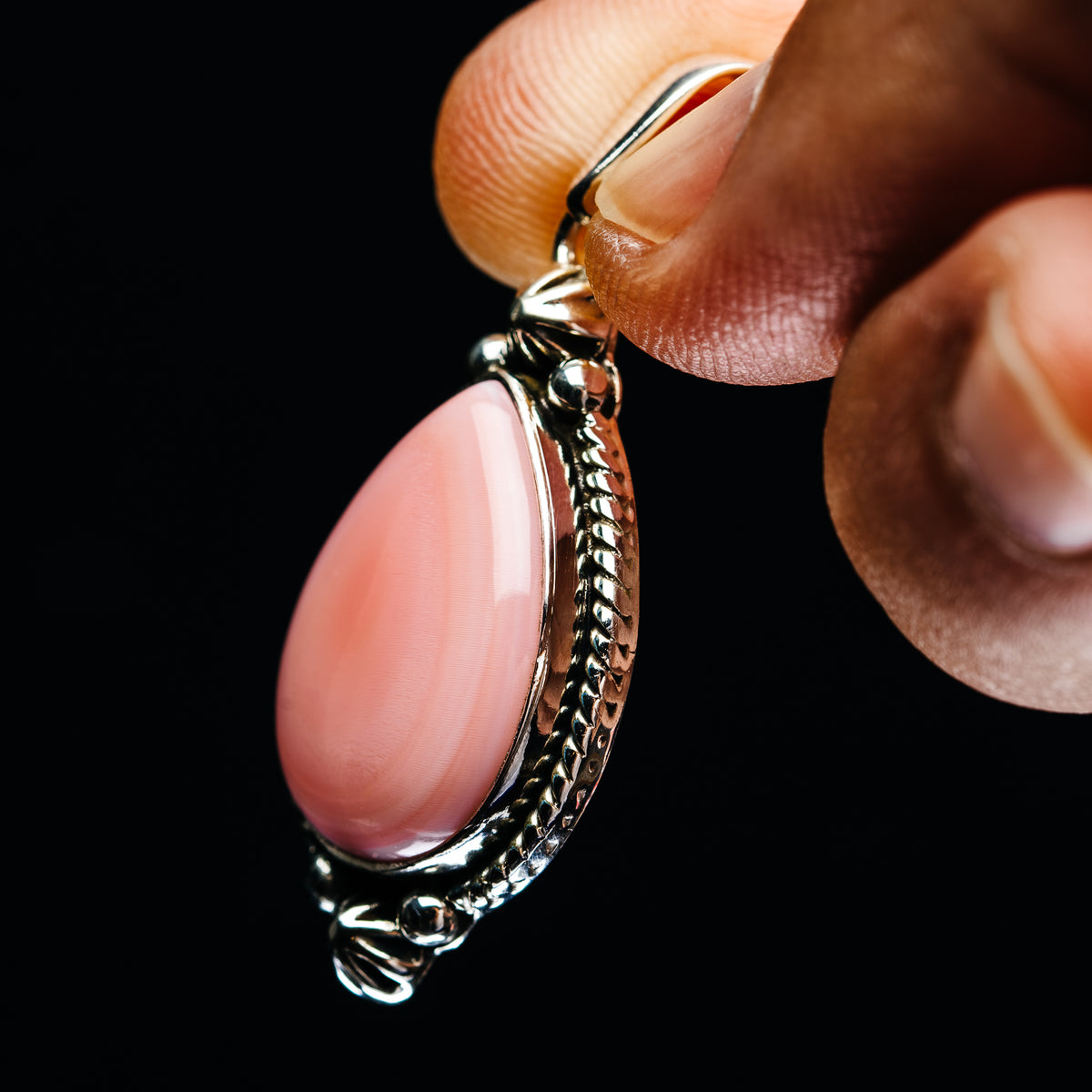 Premium Queen Conch Shell Pendant 1 5/8" (.925 Sterling Silver)