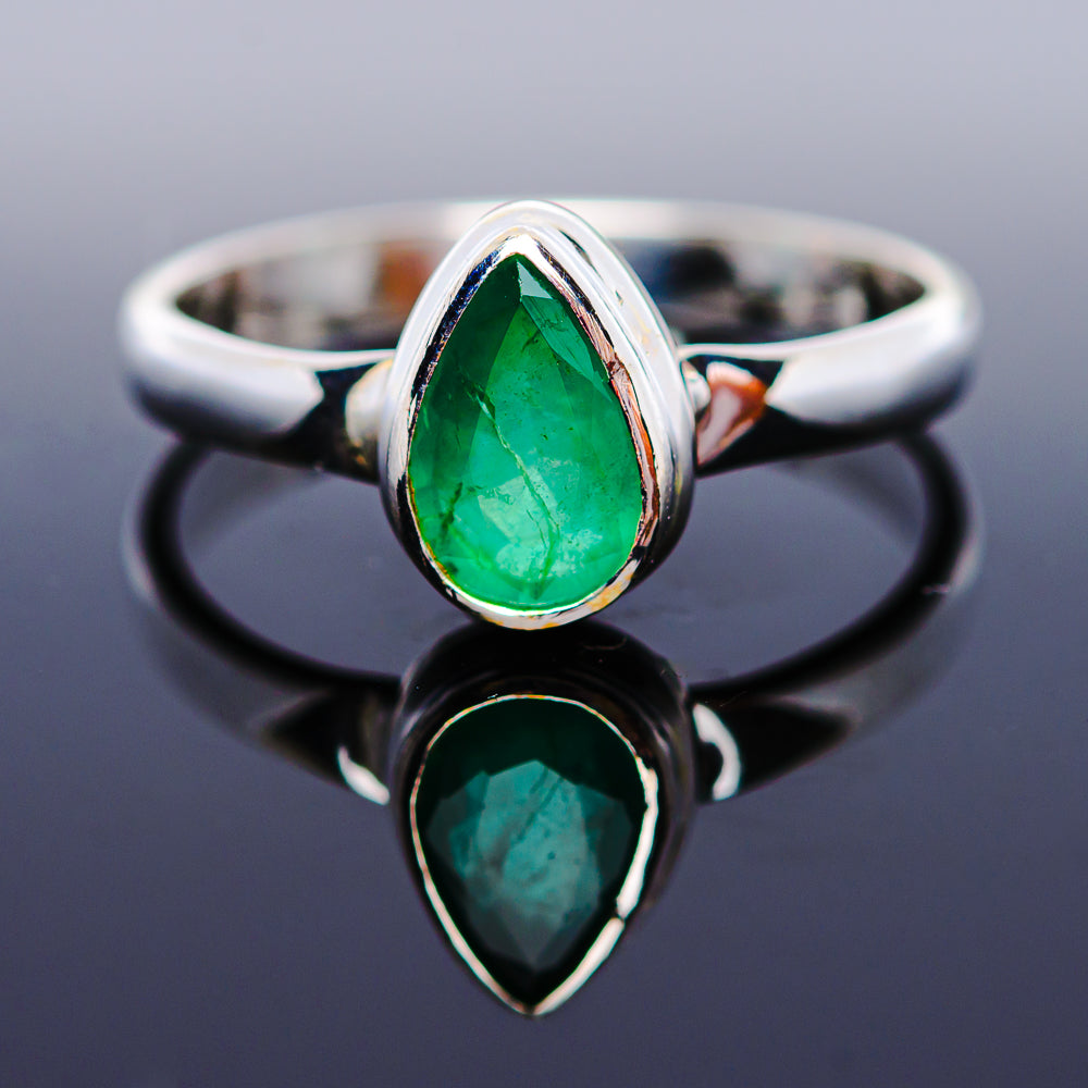1ct Premium Zambian Emerald Ring Size 8 (.925 Sterling Silver)