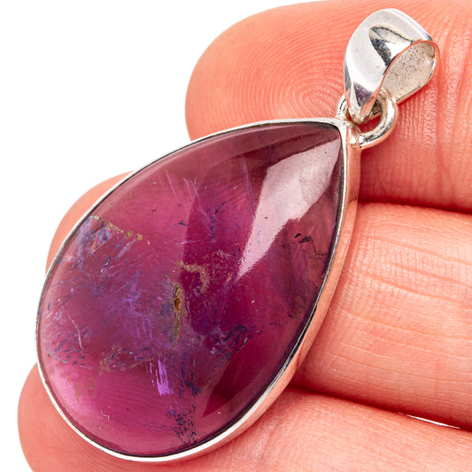 Teardrop amethyst pendant with .925 sterling silver setting and faceted purple stone