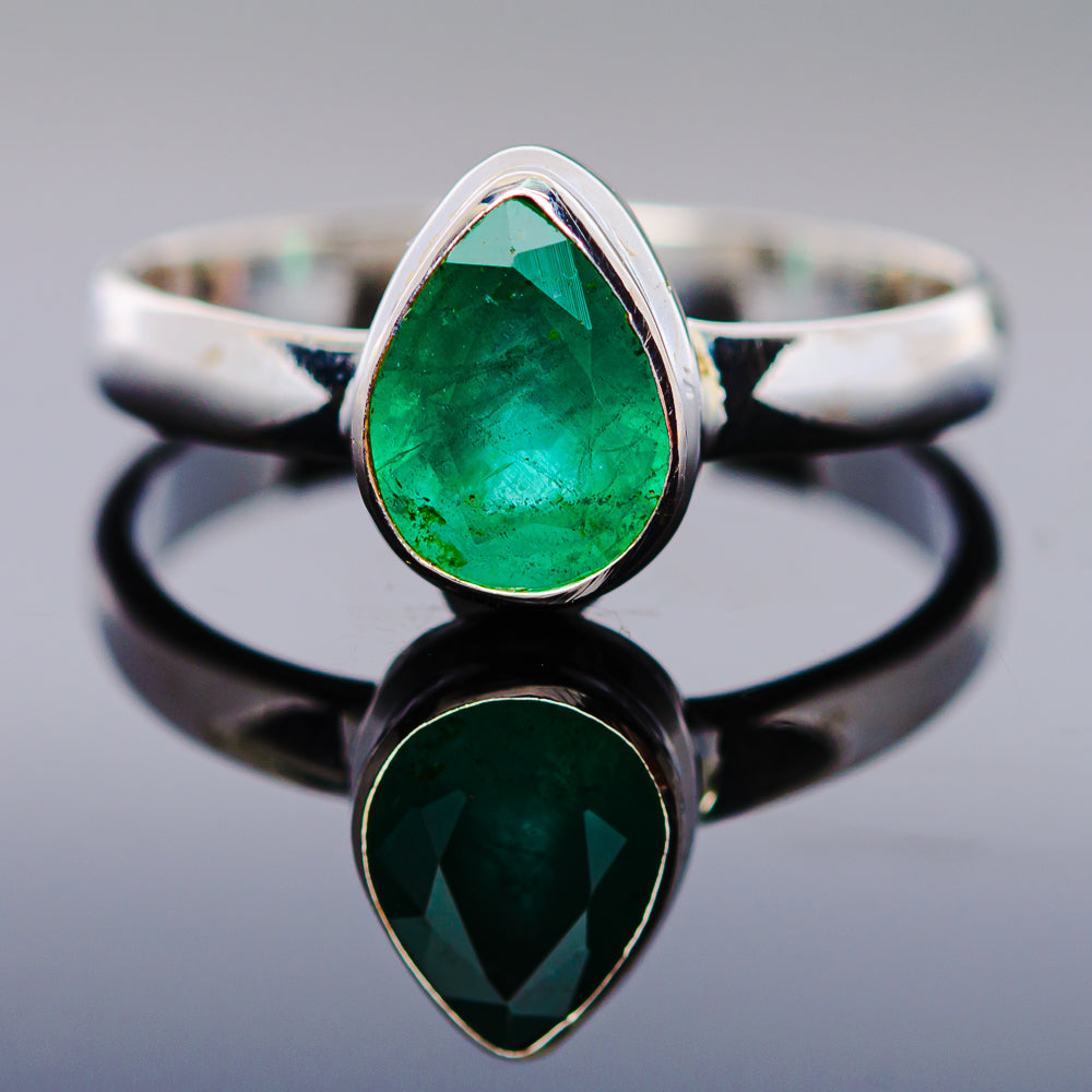 1ct Premium Zambian Emerald Ring Size 7 (.925 Sterling Silver)