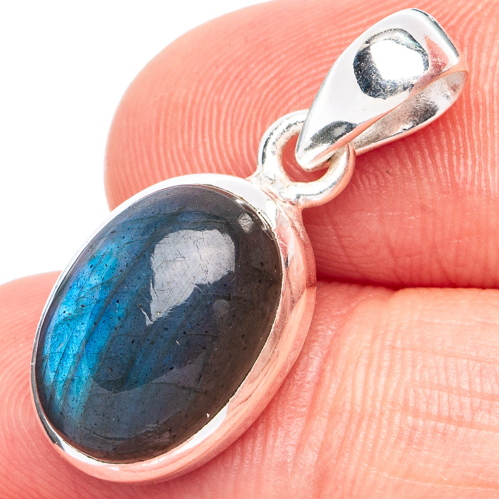 Dainty Labradorite Pendant 1 1/8" (925 Sterling Silver) P45341