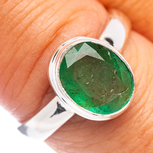 925 sterling silver ring with oval green faceted gemstone, close-up