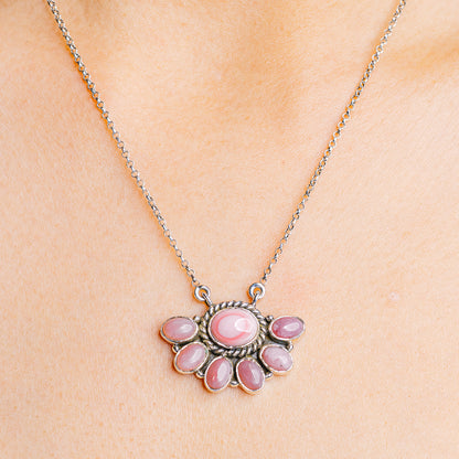 Queen Pink Conch Shell Necklace 16 to 17" (.925 Sterling Silver)
