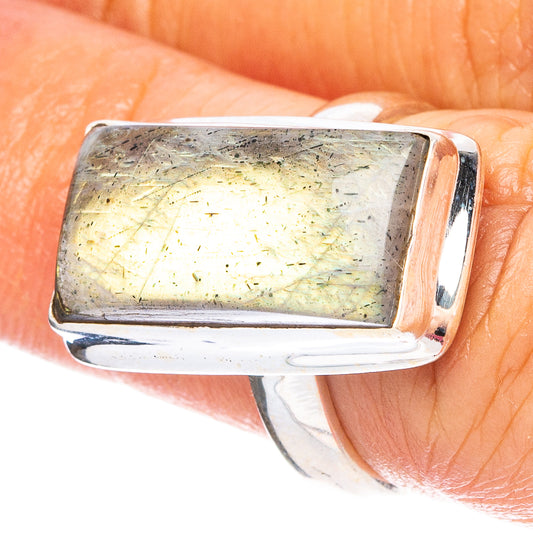 Labradorite 925 Sterling Silver Ring Size 5.75 (925 Sterling Silver) R6206