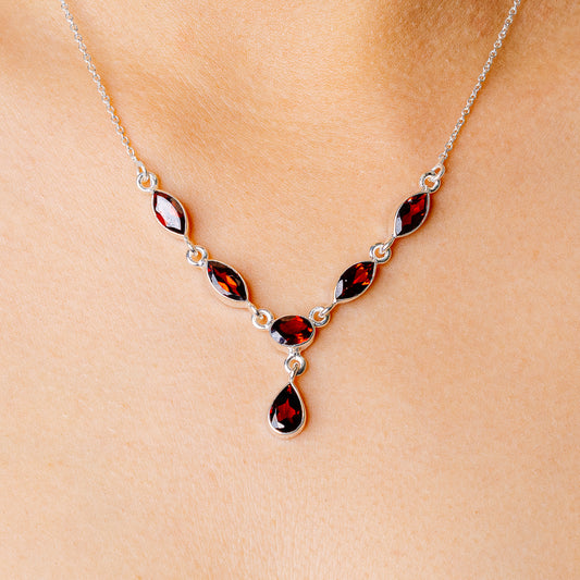 Faceted Garnet Necklace 18 1/4 To 19 7/8" (925 Sterling Silver) N90163