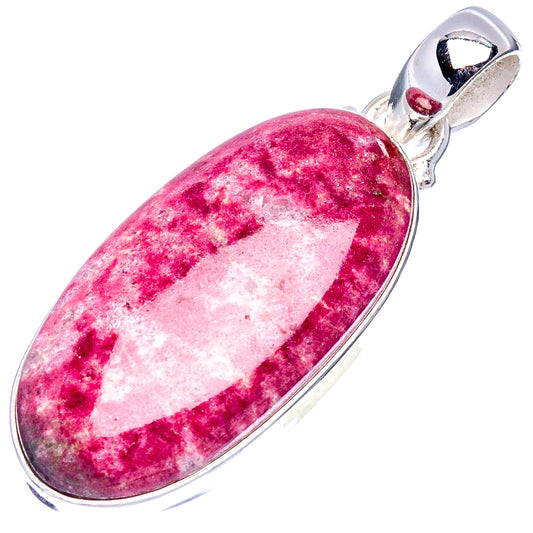 Heart thulite pendant in .925 sterling silver, close view of pink stone and bail