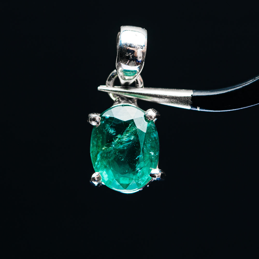 925 sterling silver pendant with faceted green gemstone, prong-set pear drop