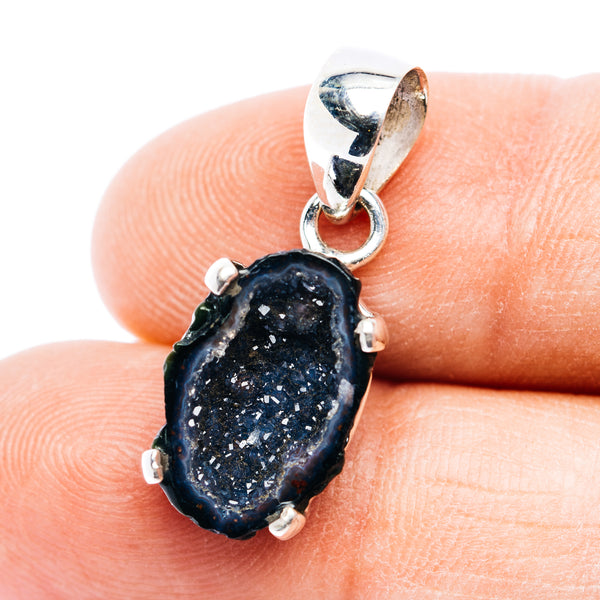 Premium Tabasco Geode Pendant 1" (.925 Sterling Silver)