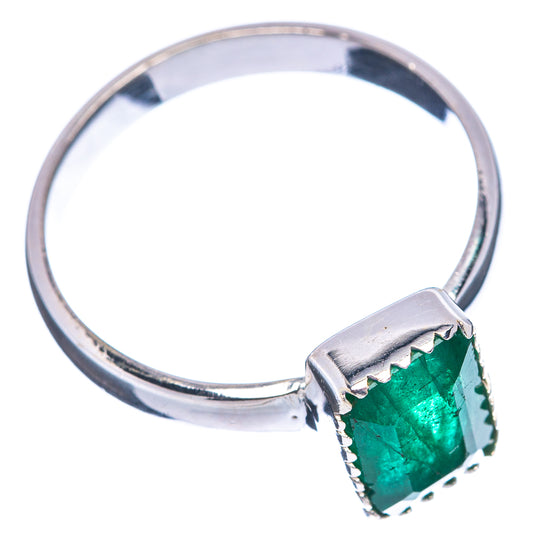 925 sterling silver ring with faceted green emerald gemstone, square cut