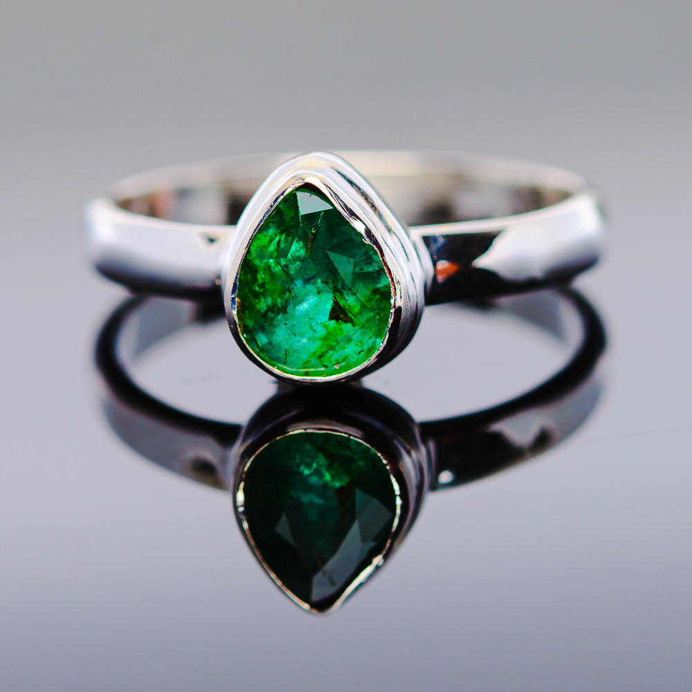 1ct Premium Zambian Emerald Ring Size 6 (.925 Sterling Silver)