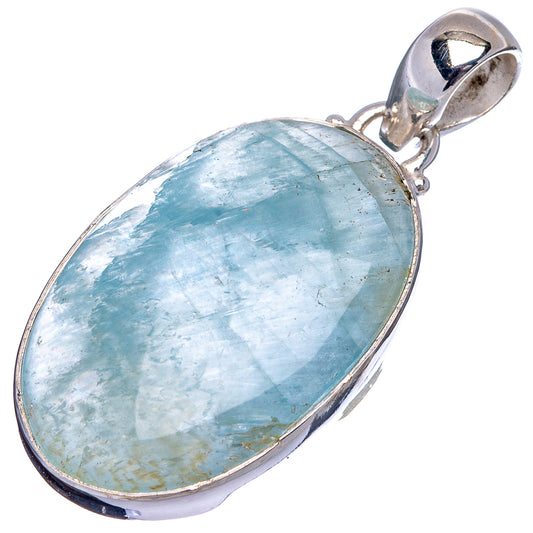 Aquamarine pendant with oval blue stone in .925 sterling silver setting