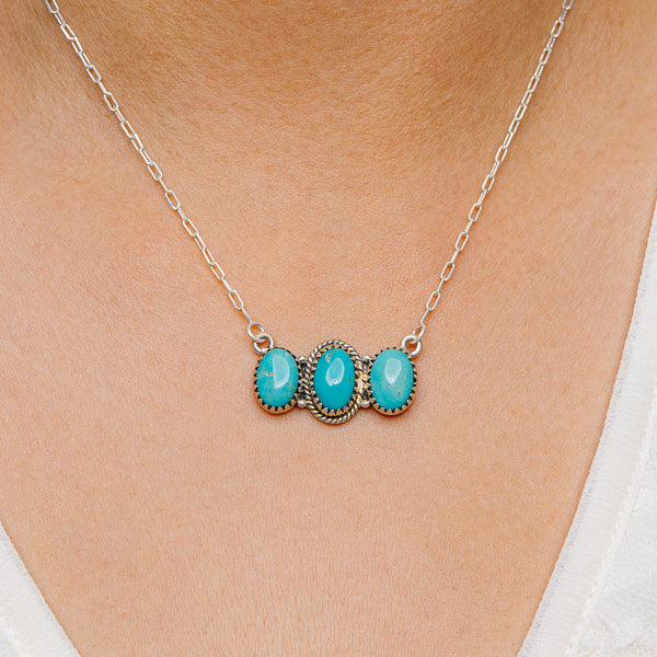 Southwestern Style King's Manassa Turquoise Necklace 17 to 19" (.925 Sterling Silver)