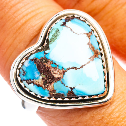 Turquoise heart cabochon ring in .925 sterling silver, zigzag edge, on finger