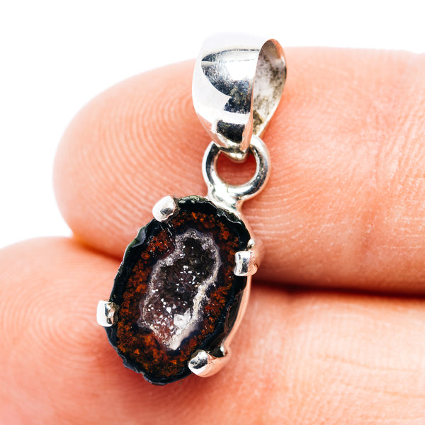 Premium Tabasco Geode Pendant 7/8" (.925 Sterling Silver)