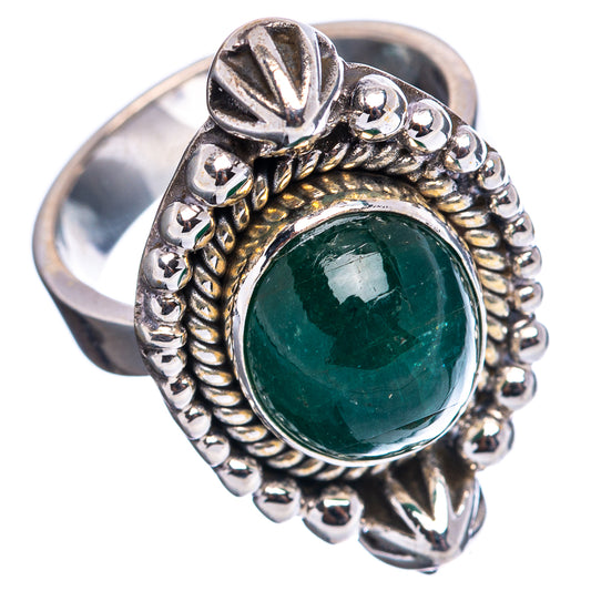 Round green gemstone statement ring in .925 sterling silver with textured shoulders
