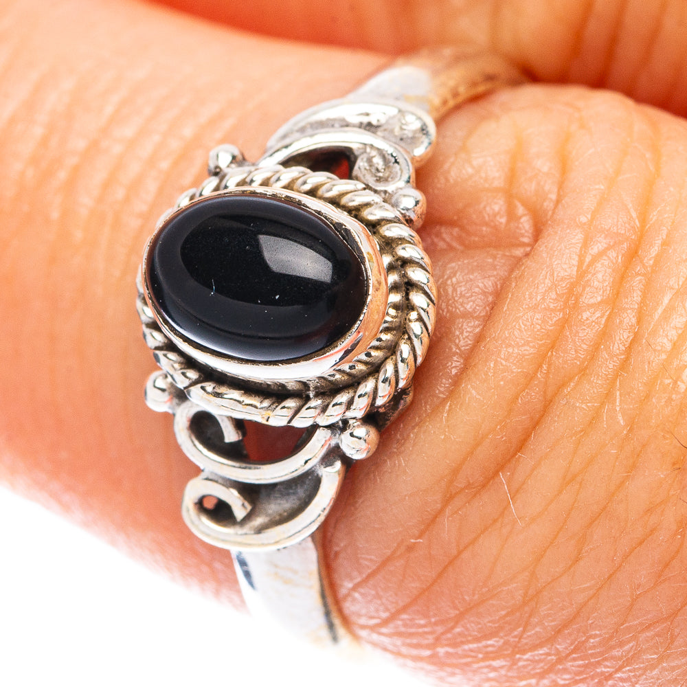 Black Onyx Dainty Ring Size 6.75 (925 Sterling Silver) R5834