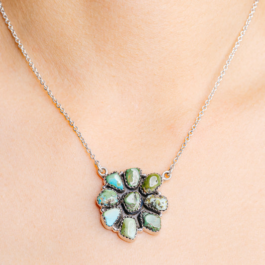 925 sterling silver necklace with turquoise flower pendant and linked chain