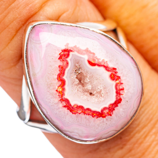Pink druzy agate oval ring with red-lined geode pattern, .925 sterling silver band