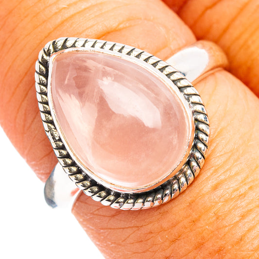 Rose quartz teardrop ring in .925 sterling silver with rope-style bezel