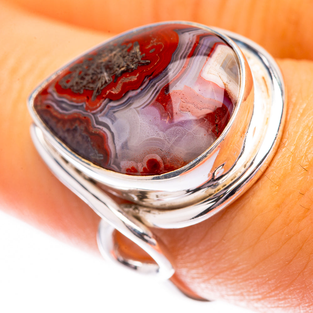 Crazy lace agate ring with oval red, gray, black cabochon in polished 925 silver