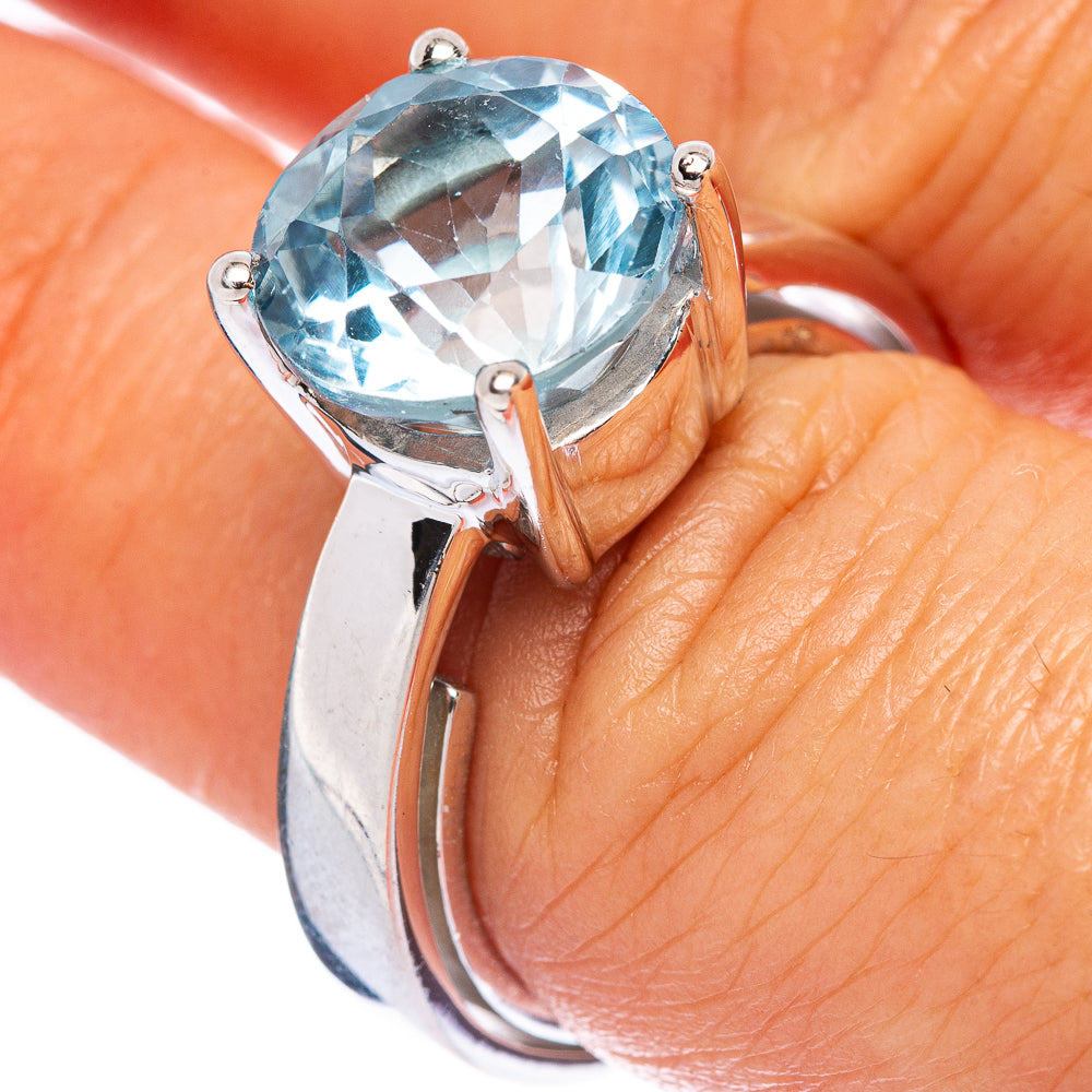 Rare Blue Topaz Ring Size 7.75 (925 Sterling Silver) R146005