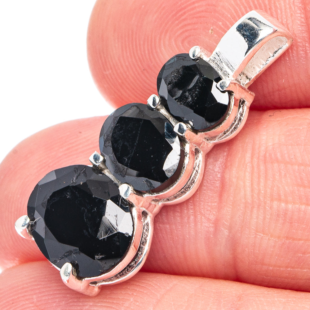 Black Onyx Pendant 1" (925 Sterling Silver) P45400