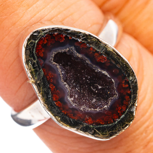 Sterling silver druzy ring, size 7.5, oval dark purple stone with red speckles