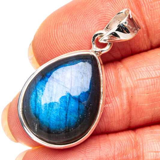 Oval labradorite pendant in .925 sterling silver with vivid blue flash stone and bail