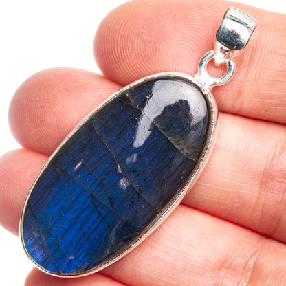 Labradorite Pendant 1 7/8" (925 Sterling Silver) P39214